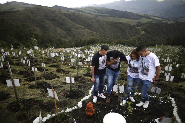 Mon. 8:30 a.m.: COVID-19's global death toll tops 5 million in under 2 years